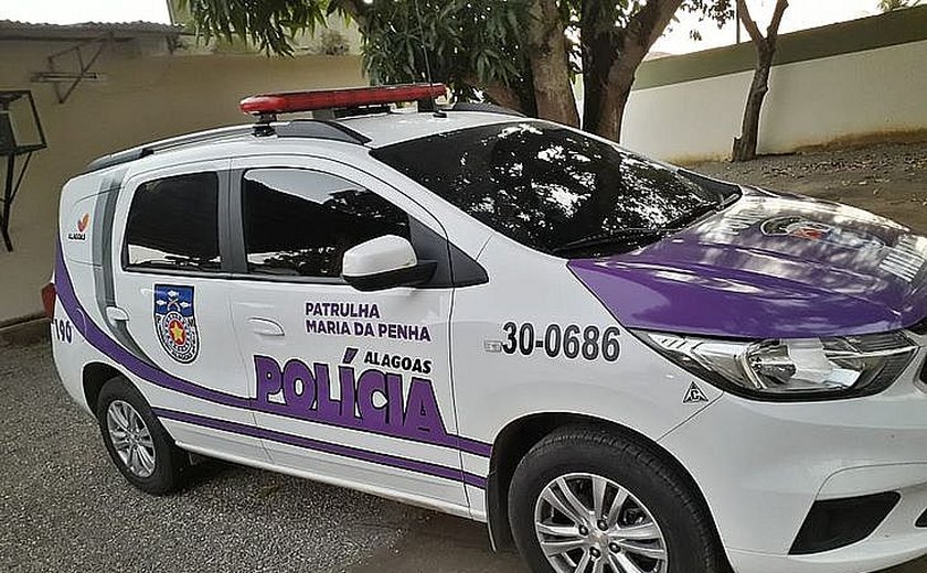 Agressor invade casa da ex com faca, mas é desarmado e golpeado em Rio Largo