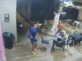 Homem é assassinado a facadas após ser perseguido por dois suspeitos em Maceió