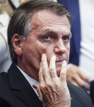 Milhões em conta de Jair Bolsonaro viram novo foco de investigação