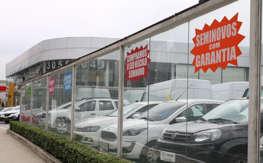 Governo encerra programa de desconto para carros leves