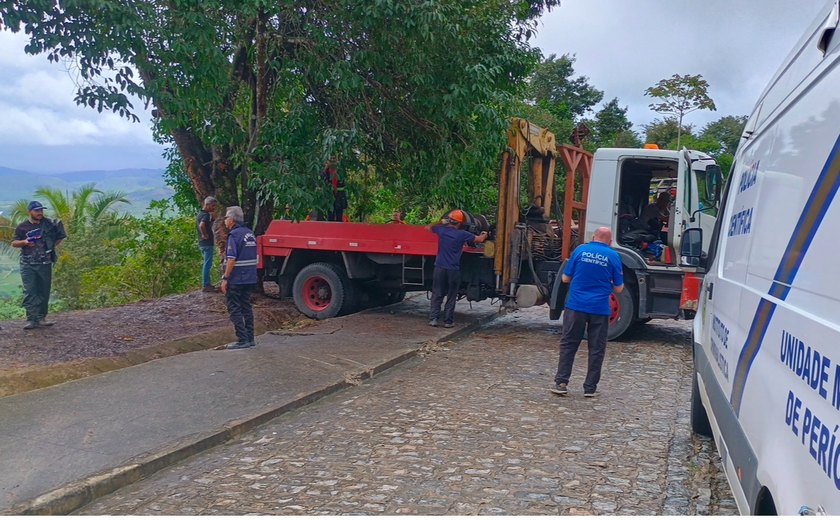 Remoção do ônibus da Serra da Barriga será concluída na segunda-feira, dia 30