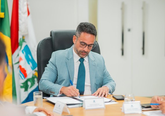 Governador Paulo Dantas homologa resultado do PSS da Uncisal para contratação de professores