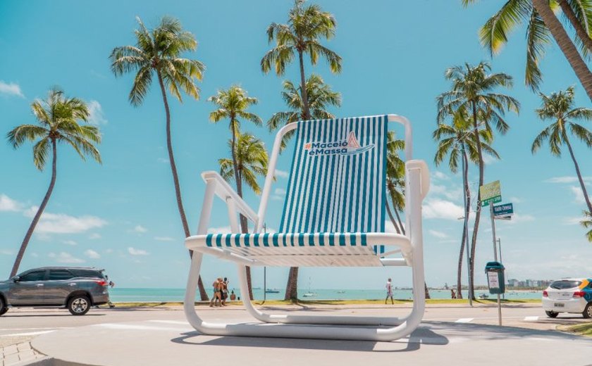 Cadeira de praia gigante alcança 10 milhões de views em três dias