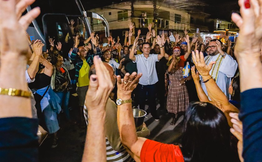 Kil e Junior Menezes celebram o legado de Padre Cícero ao lado de centenas de romeiros palmarinos no Juazeiro do Norte