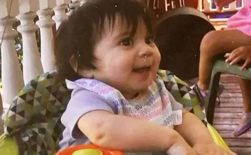 Mãe é condenada após tirar férias e deixar filha por 10 dias em cercadinho; criança morreu