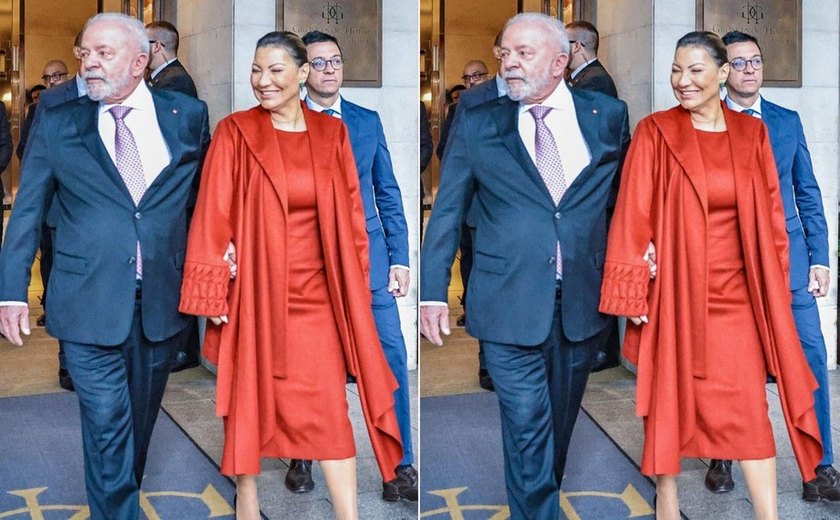 Janja Lula da Silva usa vermelho na coroação de rei Charles III