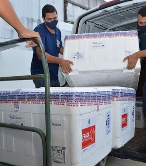 Alagoas recebe nesta quarta-feira 51.930 novas doses de vacinas contra a Covid