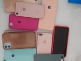 Polícia recebe denúncia de celular roubado e encontra 14 iPhones dentro de guarda-roupa