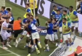 Briga generalizada no Clássico termina com 23 expulsos, aponta súmula