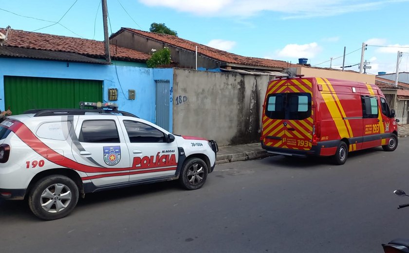 Forças de segurança resgatam homem em situação de abandono no bairro do Jacintinho