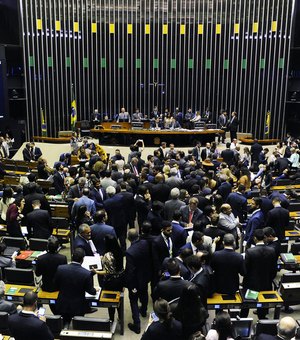 Câmara aprova texto-base da PEC da reforma eleitoral com volta das coligações partidárias