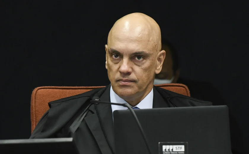 Moraes manda tirar do ar postagens de bolsonaristas com fake news sobre Lula