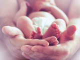 Mulher é presa suspeita de enterrar filho recém-nascido vivo em Goiás