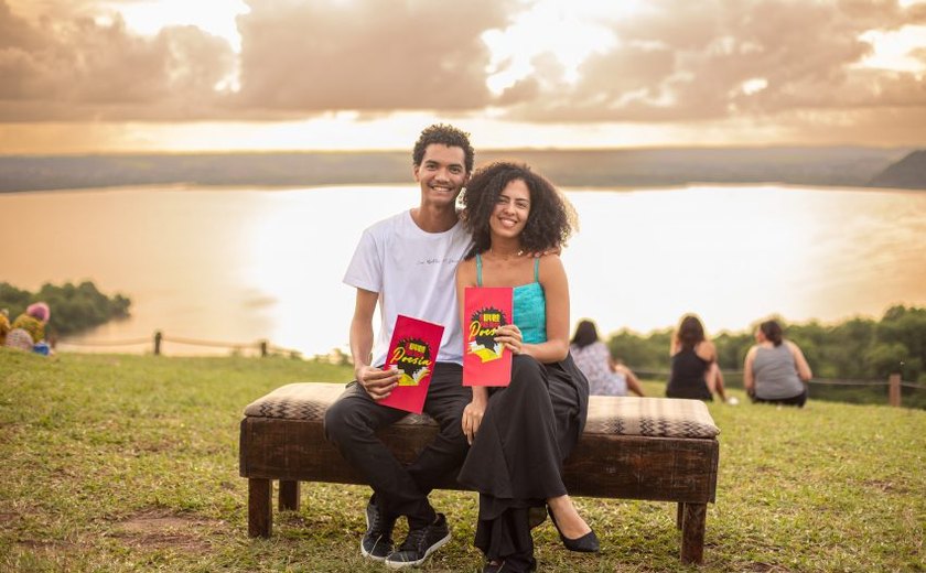 Jovens escritores lançam livros de poesia no Mirante de Santa Amélia