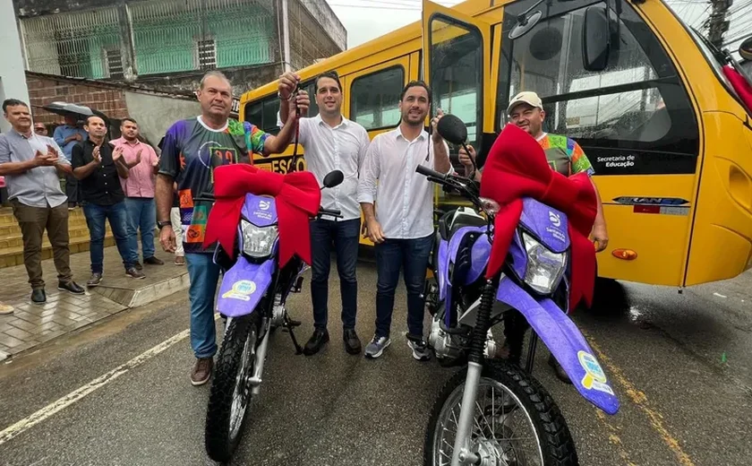 Educação de Santana do Mundaú recebe reforço na frota de veículos durante programação da emancipação política