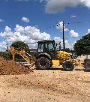 Prefeitura de Branquinha inicia terraplanagem para construção da Creche CRIA