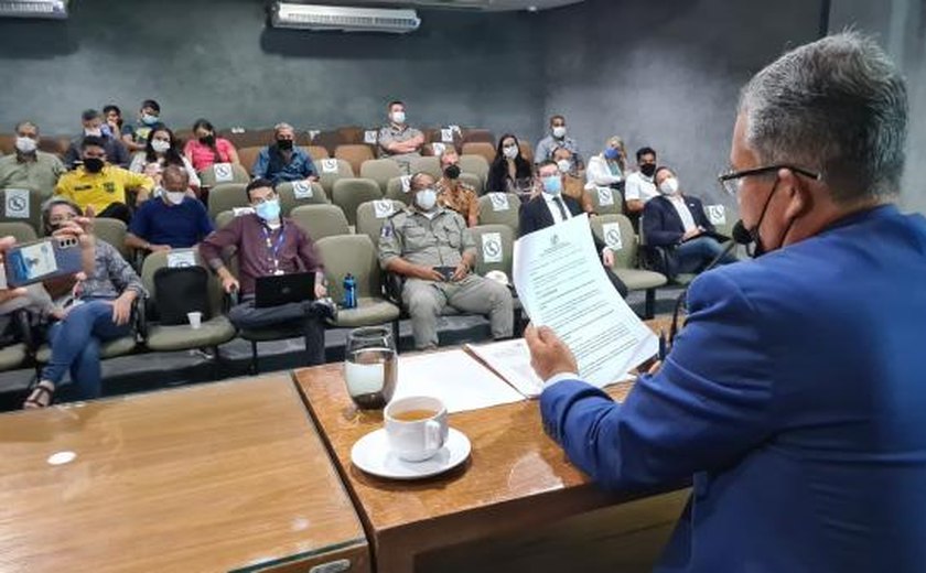 Apenas vacinados poderão entrar nas festas privadas de réveillon em Alagoas