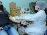 Hemoal promove campanha de doação de sangue e distribui brindes aos voluntários