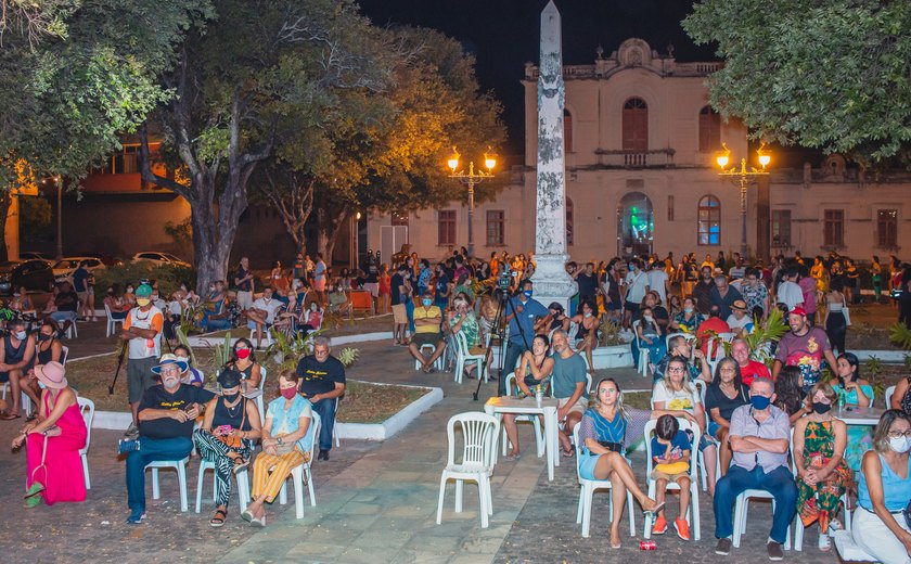 Prefeitura de Maceió leva cultura ao Jaraguá com projeto ‘Vamos Jaraguanear com Sextas Clássicas’