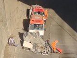 Carro capota debaixo do viaduto da antiga PRF e acidente deixa feridos, em Maceió