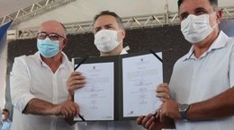 Renan Filho e Kil de Freitas assinam ordem de serviço para a pavimentação do Robertão, em União dos Palmares