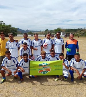 Atletas se reúnem na abertura do Campeonato Municipal de Futebol de Branquinha