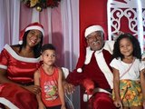 Primeiro Papai Noel negro de União dos Palmares atrai crianças de todas as idades