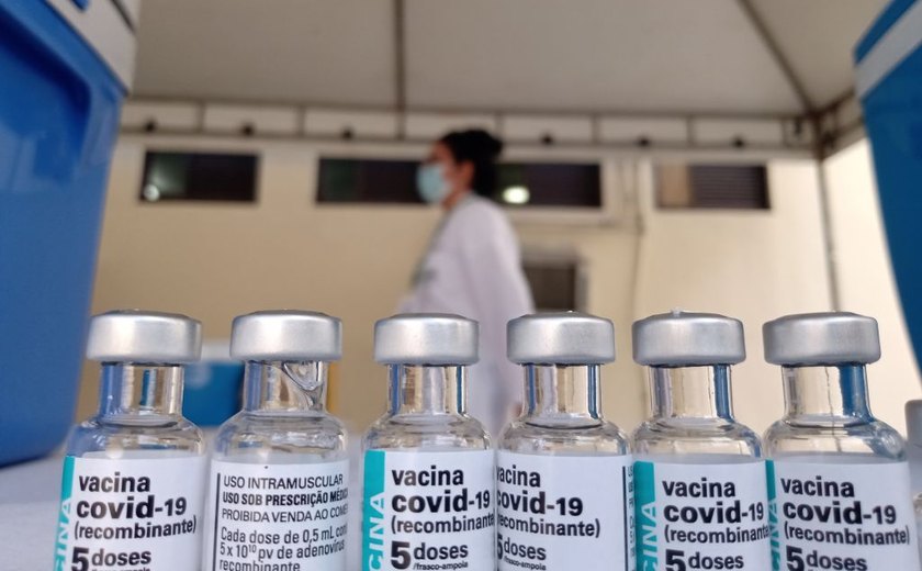 Alagoas recebe mais de 120 mil doses de imunizantes