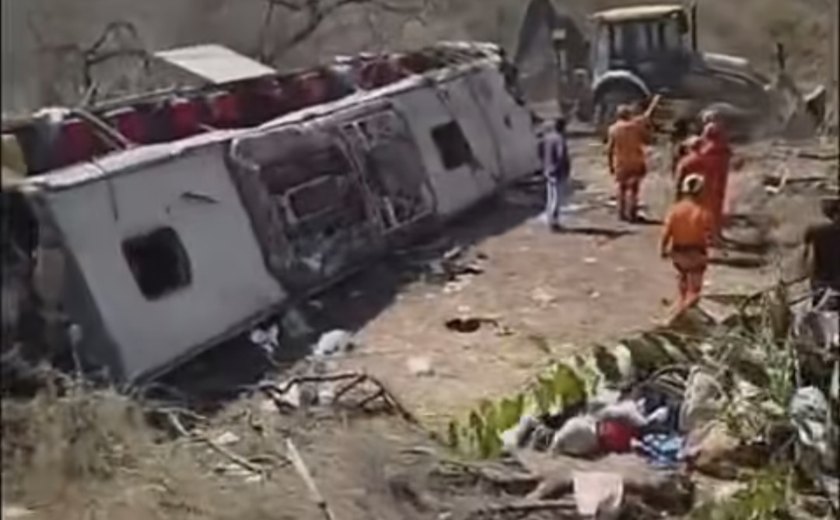 Foi confirmado 15 mortos do acidente de Ônibus em São José da Tapera, em Alagoas