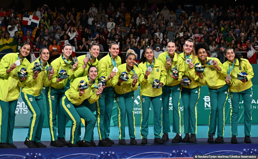 Seleção brasileira garante prata pan-americana no vôlei feminino