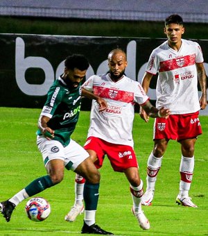 Apesar do empate, Wesley elogia atuação do CRB no Clássico das Multidões: “Fizemos um grande jogo'