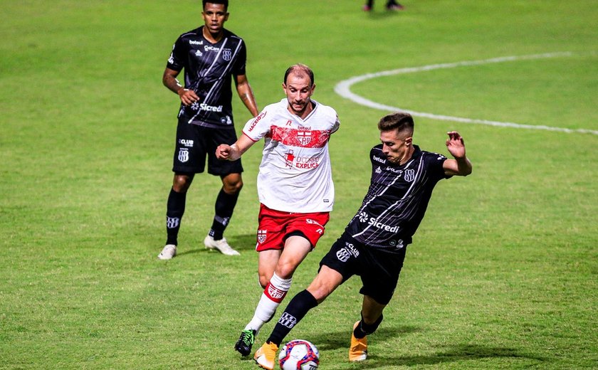 Mesmo com um a mais, CRB amarga empate com a Ponte Preta no Rei Pelé: 1 a 1