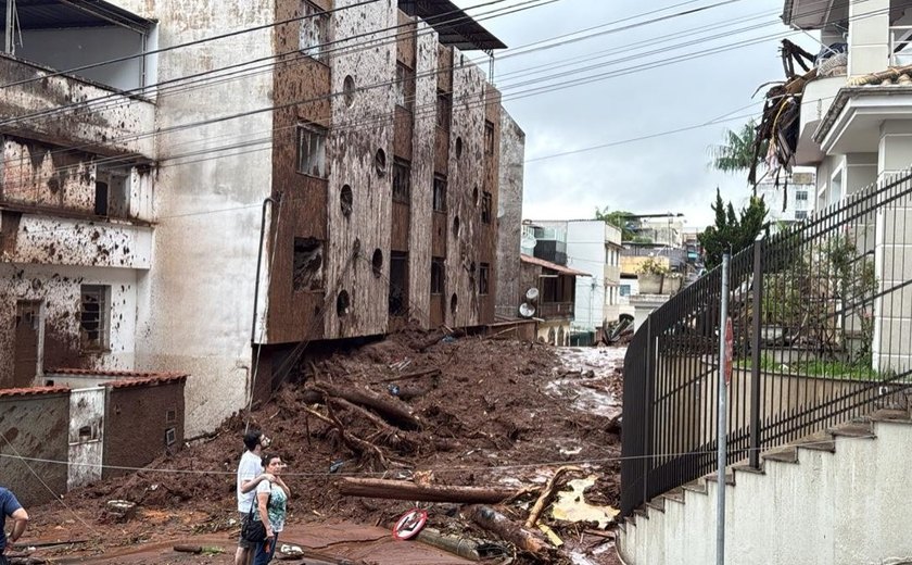 Chuva deixa 14 mortos, 440 desabrigados e prefeitura decreta calamidade em Juiz de Fora, MG