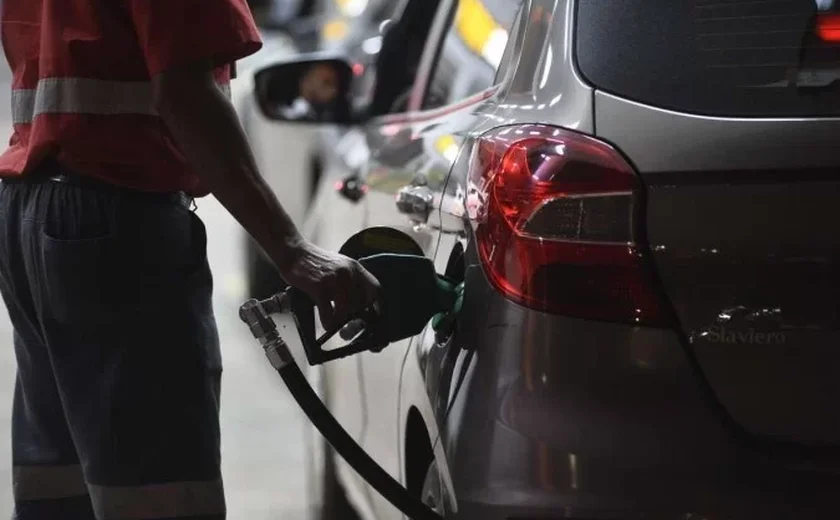 ANP aponta aumento de 0,4% no preço médio da gasolina comum