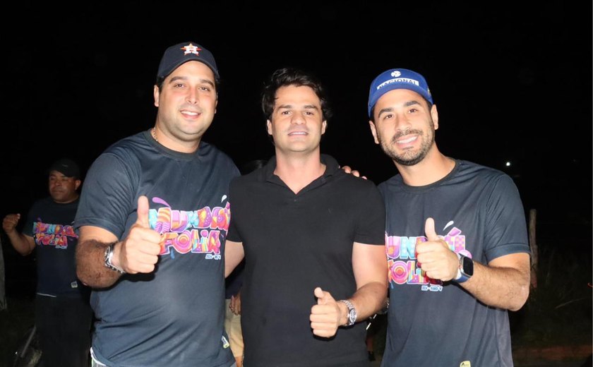 Mundaú Folia: encerrando o carnaval, arrastão leva verdadeira multidão às ruas de Santana do Mundaú