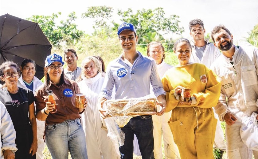 Em São Luís do Quitunde, JHC visita apicultora e cobra apoio a trabalhadores rurais