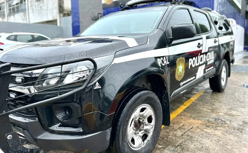 Adolescente é impedido de entrar em casa, em Maceió e mãe é presa por abandono de incapaz