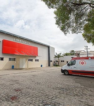 Homem pula do 1º andar ao ter casa invadida e ser baleado por criminosos em Bom Parto