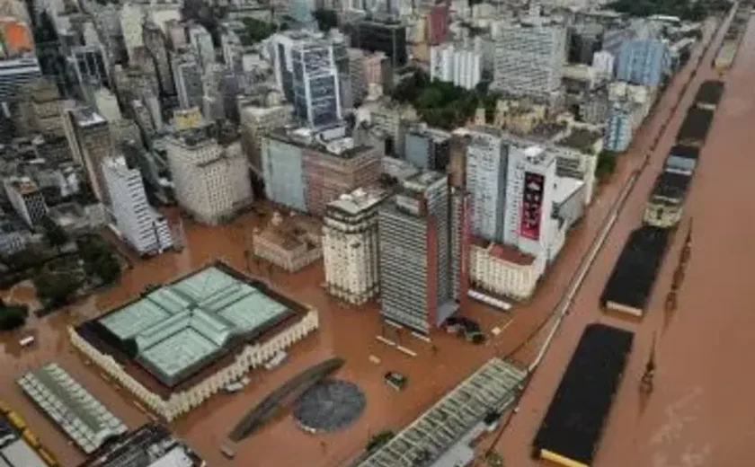 Em meio a cheia histórica, nível do Guaíba sobe a 4,71 metros