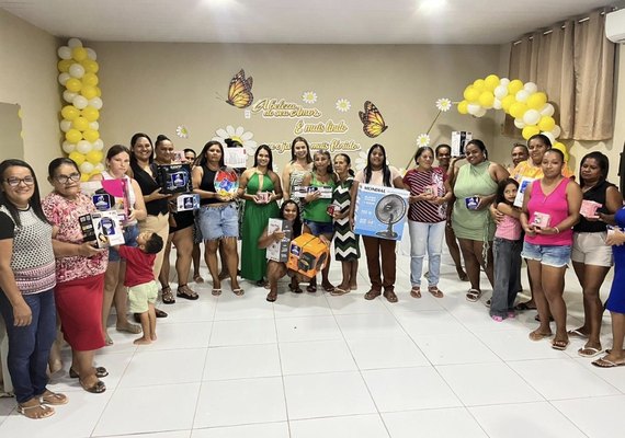 Mães de crianças atendidas pelo Cras são homenageadas em Branquinha