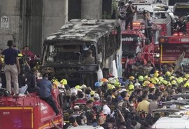 Acidente entre trem e ônibus em Bangkok deixa 8 mortos e 35 feridos