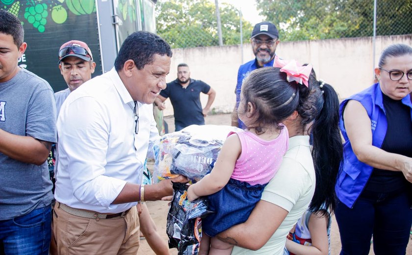 Prefeitura distribui 450 cestas de Natal em Palmeira de Fora