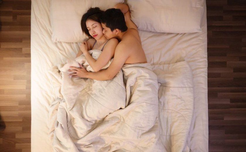 Dormir Pelado Faz Bem? Estudo Revela que Sim!