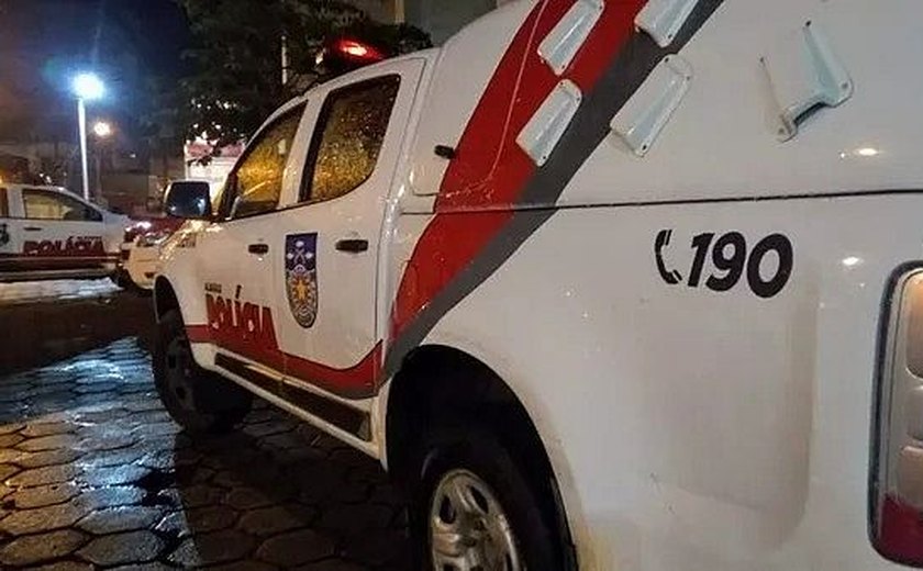 Homem é preso após bater na própria filha em Maceió