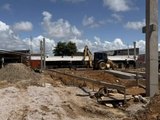 Prefeitura inicia montagem de novo mercado no Jacintinho e obra avança em Maceió