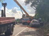 Carreta-cegonha tomba na BR-316 com 11 veículos entre Satuba e Pilar