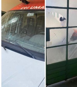 Em surto, homem destrói vidros e móveis e danifica ambulância em Murici.