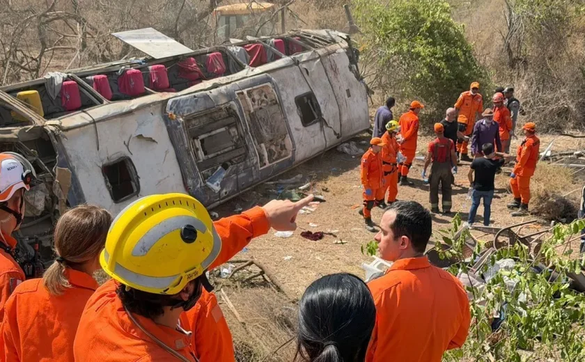 Motorista de ônibus envolvido em acidente que matou 16 romeiros diz à polícia que não se lembra do acidente