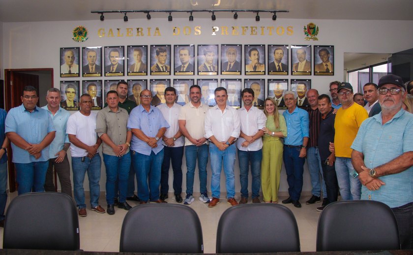 14 dos vereadores de União dos Palmares felicitam Kil pelo aniversário e reforçam parceria com o prefeito