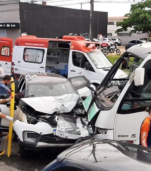 Boletim médico atualiza estado de saúde das vítimas de acidente na Via Expressa